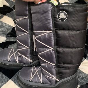 CROCS Black and Gray Winter Boots